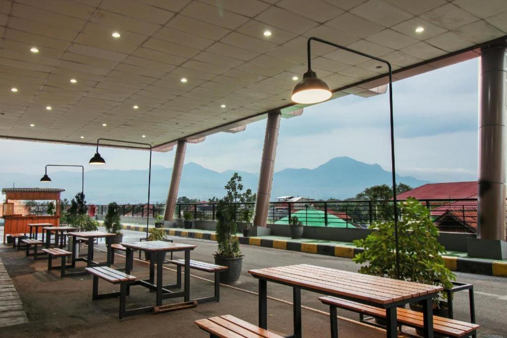 Super Oyo Capital O 483 Tamansari Panoramic Bandung Hotel Exterior foto