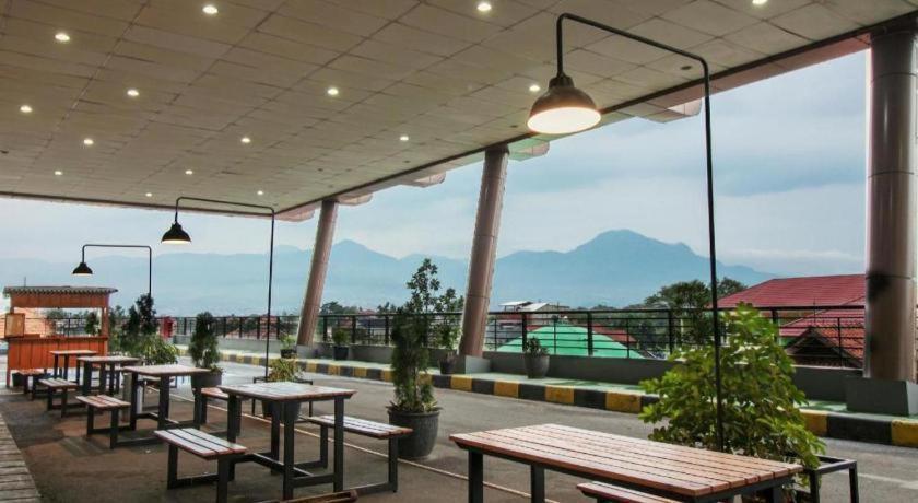 Super Oyo Capital O 483 Tamansari Panoramic Bandung Hotel Exterior foto
